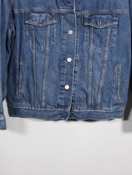 GAP Women’s Denim Jacket Size S Blue Jean Cropped Trucker Classic Casual - Picture 4 of 11